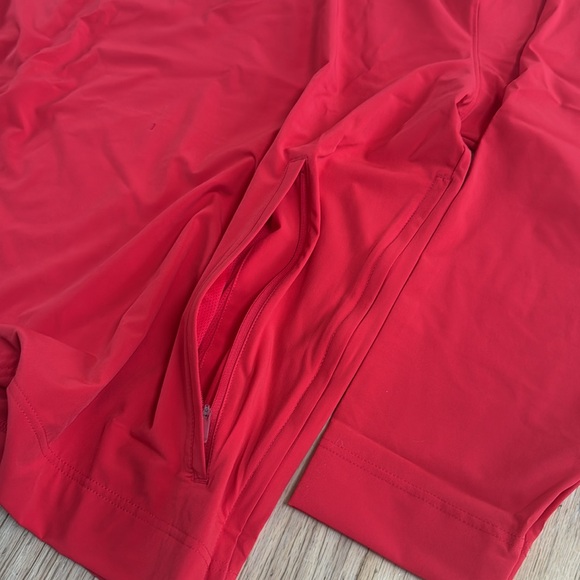 NIKE MEN’S COACHES JACKET
Long-Sleeve Woven Top (Stock) - Picture 6 of 12